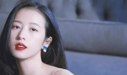 周雨彤八卦爆料最新,揭秘娱乐圈新晋女神的甜蜜生活  第3张